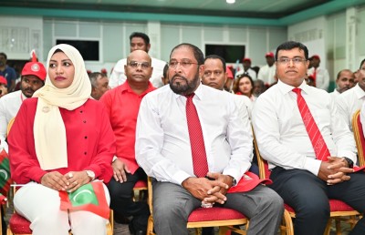 ގާސިމްގެ ވެރިކަމެއްގައި އަމިއްލަ ވިޔަފާރި ފުޅާކުރާނެއޭ ބުނާތީ ނަހުލާ ދިނީ ޖަޒުބާތީ ރައްދެއް