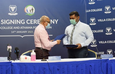 ޓޫރިޒަމް ދާއިރާއަށް މީހުން ތަމްރީނުކުރަން ވިލާ ކޮލެޖާއި އަތަމާ ފައުންޑޭޝަނުން ސޮއިކޮށްފި