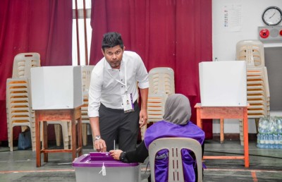 100 ފޮށި: ރައީސާއި މުއިއްޒު ވާދަކުރައްވަނީ ވަރަށް ގާތުން