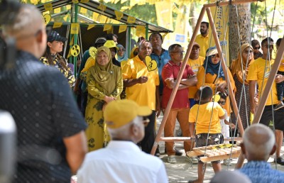 އިދާރީ ބާރުތައް ދީ ހުޅުދޫ، މީދޫ އަށް އުފާވެރިކަން ގެނެސްދޭނަން: ރައީސް
