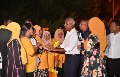 ތާރީހީ، އެންމެ ހޫނު މަރުހަބާ: "އައްޑޫ މާ ޗާލުކޮށް އޮތީ ރައީސާ އެކު"