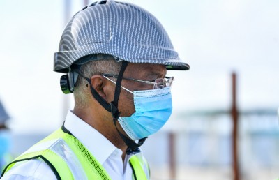 އެއާޕޯޓަށް ވަޑައިގެން ރައީސްގެ ޝުކުރު މުވައްޒަފުންނަށް