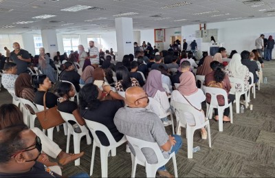 100 ފޮށި: ރައީސާއި މުއިއްޒު ވާދަކުރައްވަނީ ވަރަށް ގާތުން