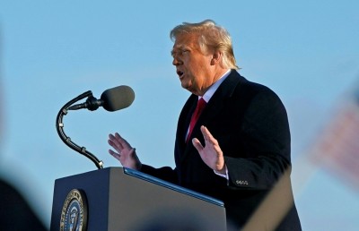 ޓްރަމްޕް ވައިޓްހައުސް އިން ނުކުމެވަޑައިގެންނެވީ އެނބުރި ވަޑައިގަންނަވާނެކަމުގެ ވައުދާއެކު