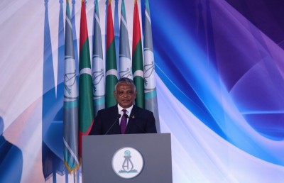 އަހުމަދިއްޔާ ސްކޫލުގެ އެއްވަނަ އިޔާން އާއި ޝާހާ އަށް