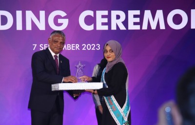 އަހުމަދިއްޔާ ސްކޫލުގެ އެއްވަނަ އިޔާން އާއި ޝާހާ އަށް