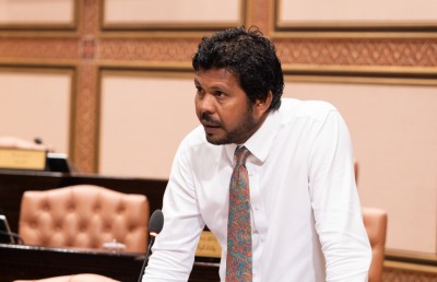 ވޯޓާ ދިމާކޮށް ސަރުކާރުގެ ސްޕީޑު އަވަސްވާތީ ވައްޑެގެ މަލާމާތް: "އިންތިހާބު ބާއްވަންވީ އަހަރު ދެކޮޅު"