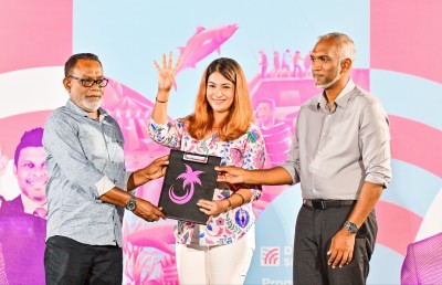 ސިފައިންނާއި ފުލުހުންގެ މުސާރަ ދެ ގުނަ ބޮޑުކޮށްދޭނަން: މުއިއްޒު