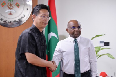10 މޮބައިލްގެ ހަދަން ބޭނުންވާ ތަކެތި ޗައިނާއިން ހަދިޔާކޮށްފި