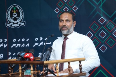ސަރުކާރުން ކުރިއަށް ދާނީ ނޫސްވެރިންގެ އަޑުއަހައިގެން: ހޯމް މިނިސްޓަރު