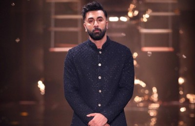 ރަންބީރުގެ މެނޭޖަރެއް ނުހުރޭ، ޕީއާރު ޓީމެއް ވެސް ނުތިބޭ