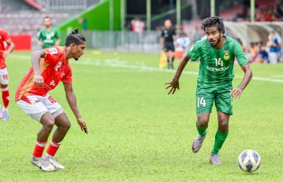 ބަންގްލަދޭޝްގެ ޗެމްޕިއަން ބަލިކޮށް ވަޅުޖެހިފައިވާ ފުޓްބޯޅަ އަށް މާޒިޔާއިން އުންމީދެއް