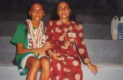 ޝަމްހާ: ދުއްވައިގަތީ ހުސް ފައިގައި، ދެން ވީ ތަރިއަކަށް