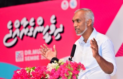 މުއިއްޒު ބޭނުންވަނީ ގޯއްޗާއި ފްލެޓް ލިބޭ މީހުންގެ ނަމުގައި އޮތް ބިންކޮޅު ދޫކޮށްލަން ޖެހޭ ޝަރުތު އުވާލަން