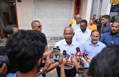 ރައީސް ވިދާޅުވީ މިނިސްޓްރީ ހަދައި، ދޫކޮށްލި ބާރުތައް މާލެއަށް ޖަމާކުރުމަކީ ބިރުވެރި ވާހަކައެއް ކަމަށް