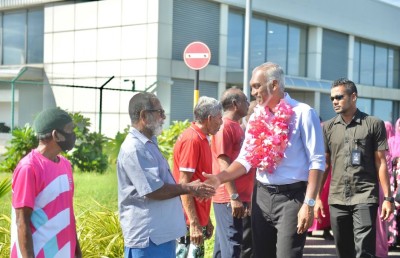 މުއިއްޒުގެ ޕްލޭންގައި ދިވެހި ފުޓްބޯޅައިގެ ޖޯޝު އަނބުރާ ގެނައުން