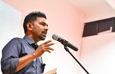 ޑިމޮކްރެޓްސްގެ ޝަރުތަކީ އެމްޑީޕީ އަށް ނިޒާމީ ވޯޓު، ޕީޕީއެމަށް ސަރުކާރުގެ ހިއްސާ