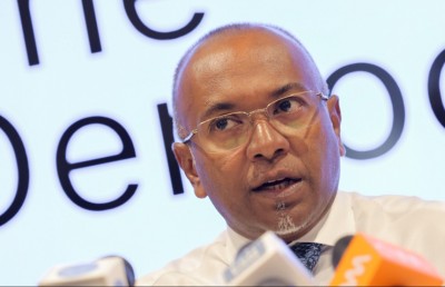 ޑިމޮކްރެޓްސްގެ ރައީސް ކަމަށް ހަސަން ވެސް ވާދަކުރައްވަނީ