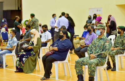 ވެކްސިން ހަމަ ބަރާބަރު، ބިރުނުގަނެ ޖަހަންވީ: އެމްޔޫ މަނިކު