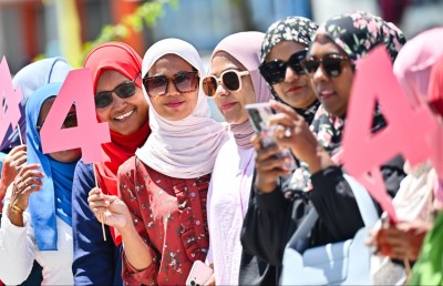 އައްޑޫ މީހުންނަށް މުއިއްޒުގެ ޖަވާބު: މަޝްރޫއުތަކެއް ނުހުއްޓުވާނެ، ވަޒީފާތަކުން ވަކި ނުކުރާނެ