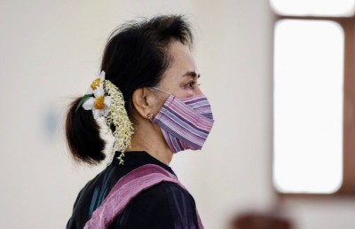 މިއަންމާ އަށް އަސްކަރީ ބަޣާވާތެއް ގެނެސް ސޫކީ ހައްޔަރުކޮށްފި