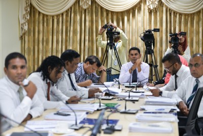 ޗިލްރަންސް އޮމްބަޑްސްމަނަށް 35،000 ގެ މުސާރައެއް ދޭން ފާސްކޮށްފި
