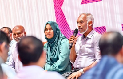 އައްޑޫ މީހުންނަށް މުއިއްޒުގެ ޖަވާބު: މަޝްރޫއުތަކެއް ނުހުއްޓުވާނެ، ވަޒީފާތަކުން ވަކި ނުކުރާނެ