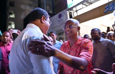ގާސިމްގެ ރަނިންމޭޓާ އެކު ޖޭޕީގެ އިސް މެންބަރުންތަކެއް ރައީސްގެ ފަހަތަށް!