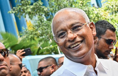 ރައީސް ބަލި ގަބޫލުކުރައްވައި މުއިއްޒަށް މަރުހަބާ ވިދާޅުވެއްޖެ