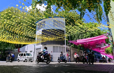 ދެ ކެންޑިޑޭޓުންގެ ވާދަވެރި، ފޯރިގަދަ ކެމްޕެއިނަކަށް ނިންމާލައިފި