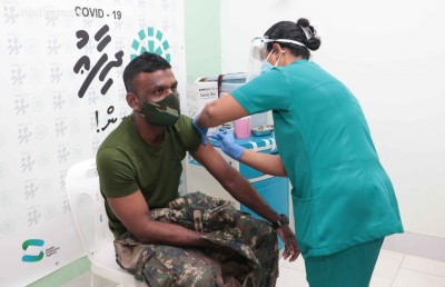 ސިފައިން ރަށްރަށަށް ވެކްސިން އުފުލުމުގައި