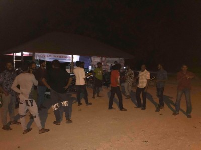 މަނަދޫގައި ތިބި ބަޔަކު ކެނދިކުޅުދުއަށް ގެންދާތީ އިހްތިޖާޖުު ކުރަނީ