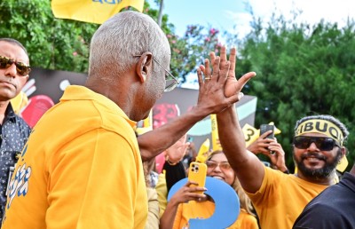 ދެ ކެންޑިޑޭޓުންގެ ވާދަވެރި، ފޯރިގަދަ ކެމްޕެއިނަކަށް ނިންމާލައިފި