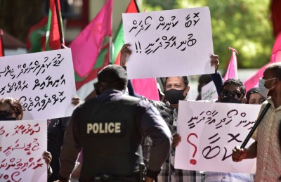 ރިޔާސީ ބަޔާން އިއްވަނިކޮށް، އިދިކޮޅުން އެއްވެ ޔާމީން ދޫކޮށްލަން ގޮވާލައިފި