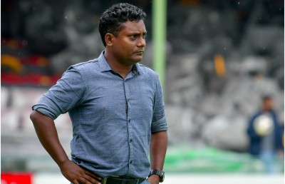 އީގަލްސް އަށް ނޫނެކޭ ބުނަން ޝާޒަށް އުނދަގޫ