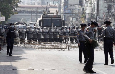 ބަޣާވާތާ ދެކޮޅަށް ރައްޔިތުން ނުކުތުމުން މިއަންމާއިން އިންޓަނެޓް ކަނޑާލައިފި