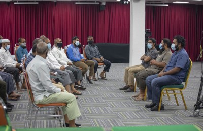 އުސޫލުތަކާ އެއްގޮތަށް އަމަލުކުރަން އިމާމުންނަށް އަންގައިފި