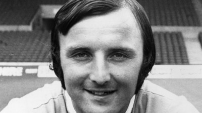 މެންޗެސްޓާ ސިޓީގެ ކުރީގެ ފުލްބެކް ގްލައިން ޕާޑޯ މަރުވެއްޖެ