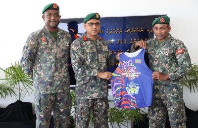 ރެކޯޑް މެރަތަން ދުވުންތެރިޔާ ނަސްރުގެ 90 ވަނަ މެރަތަންގެ މެޑަލް މިލްޓަރީ އިންޖިނިއަރިންގެ ކޮމާންޑަރަށް