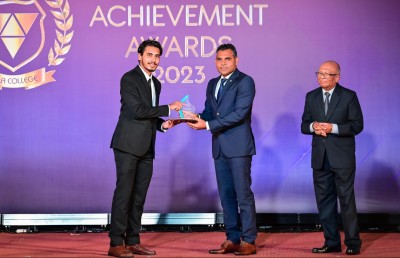 ވިލާ ކޮލެޖުގައި މަތީ ވަނަތައް ހާސިލްކުރި ދަރިވަރުންނަށް އެވޯޑު ދީފި