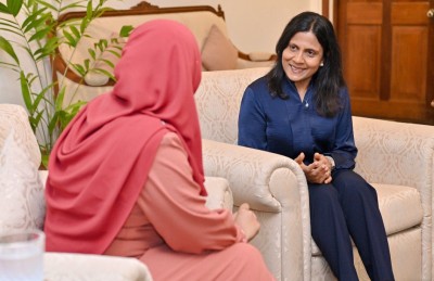 ފަސްޓް ލޭޑީ ފަޒްނާ އާއި ސާޖިދާ ބައްދަލުކުރައްވައިފި
