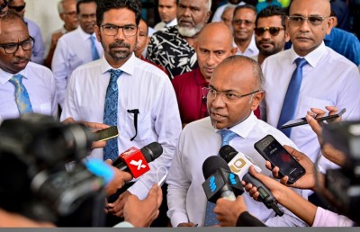 މުއިއްޒުގެ ސަރުކާރުގެ މަގާމުތަކުގައި ޑިމޮކްރެޓްސްގެ ބޭފުޅުން ތިބޭނެ: ހަސަން