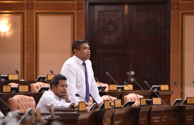 އިންތިގާލީ މަރުހަލާގައި ސަފީރަކު ހަމަޖައްސަން އެދުމުން ޑިމޮކްރެޓުންގެ ޝަކުވާ