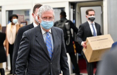 ޓްރަމްޕުގެ އިމްޕީޗްމަންޓް ޝަރީއަތް ކުރިއަށް ގެންދަން ސެނެޓުން ފާސްކޮށްފި