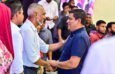 މުއިއްޒުގެ ސަރުކާރުގައި ސިޔާސީ މުވައްޒަފުން 700 އަށްވުރެ ގިނަ ނުކުރަން ނިންމައިފި