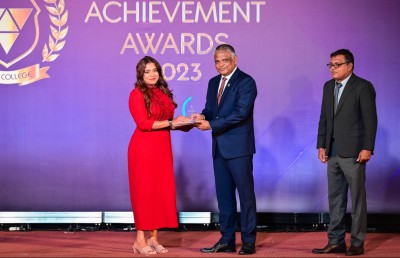 ވިލާ ކޮލެޖުގައި މަތީ ވަނަތައް ހާސިލްކުރި ދަރިވަރުންނަށް އެވޯޑު ދީފި