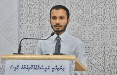 އިންތިގާލީ މަރުހަލާގެ ތެރޭ ސަފީރުން އައްޔަންކުރަން މަސައްކަތް ކުރާތީ ކަންބޮޑުވުން