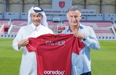 މުސްލިމް ކުޅުންތެރިން އުޅޭ ކަމަށް ޝަކުވާކުރި ކޯޗު ގަތަރު ލީގަށް