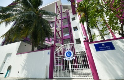 އިއްޒުއްދީން ސްކޫލުގެ ގިނަ ލީޑިން ޓީޗަރުންތަކެއް އެއްފަހަރާ އިސްތިއުފާ ދީފި