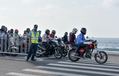 ބްރިޖުގައި ބާރަށް ދުއްވައި ގަވައިދާ ހިލާފަށް ލޭން ބަދަލުކުރާ ނަމަ ނަސޭހަތުގެ މެސެޖެއް ފޮނުވަނީ